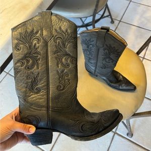 Circle G Embroidered Western Boot Size 7